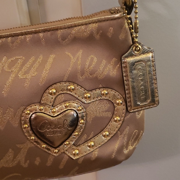 Coach gold heart logo purse - Picture 2 of 5